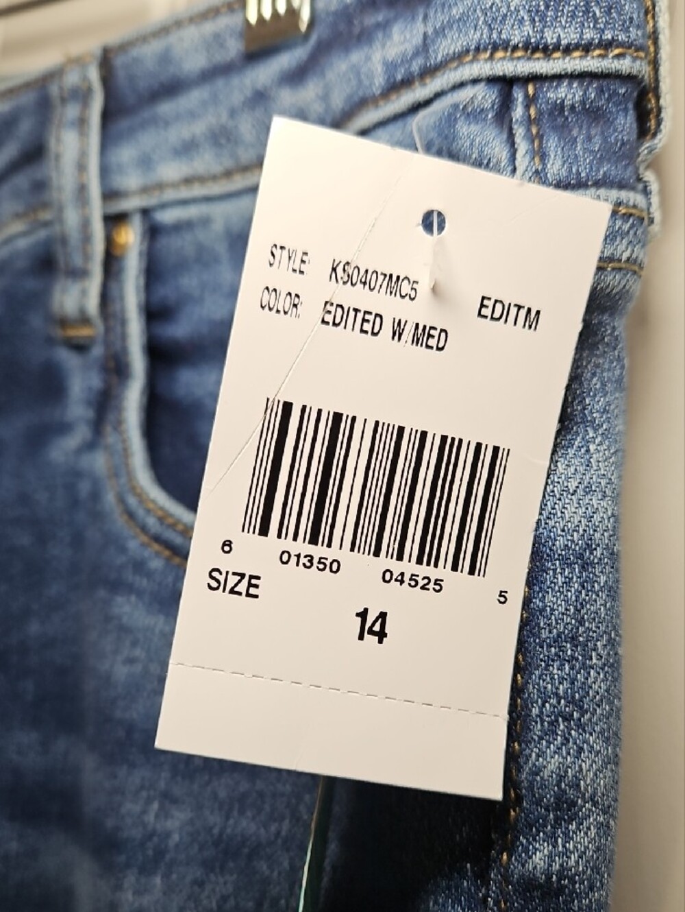 KUT from the Kloth Catherine Rolled-Cuff Boyfriend Denim Short New Size 14 - Picture 3 of 8